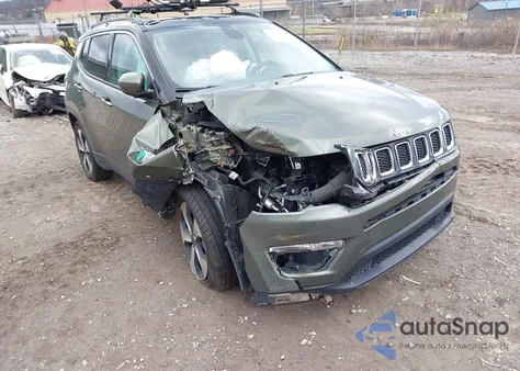 2018 Jeep Compass Latitude 4X4 from USA, damaged, VIN 3C4NJDBB4JT397967